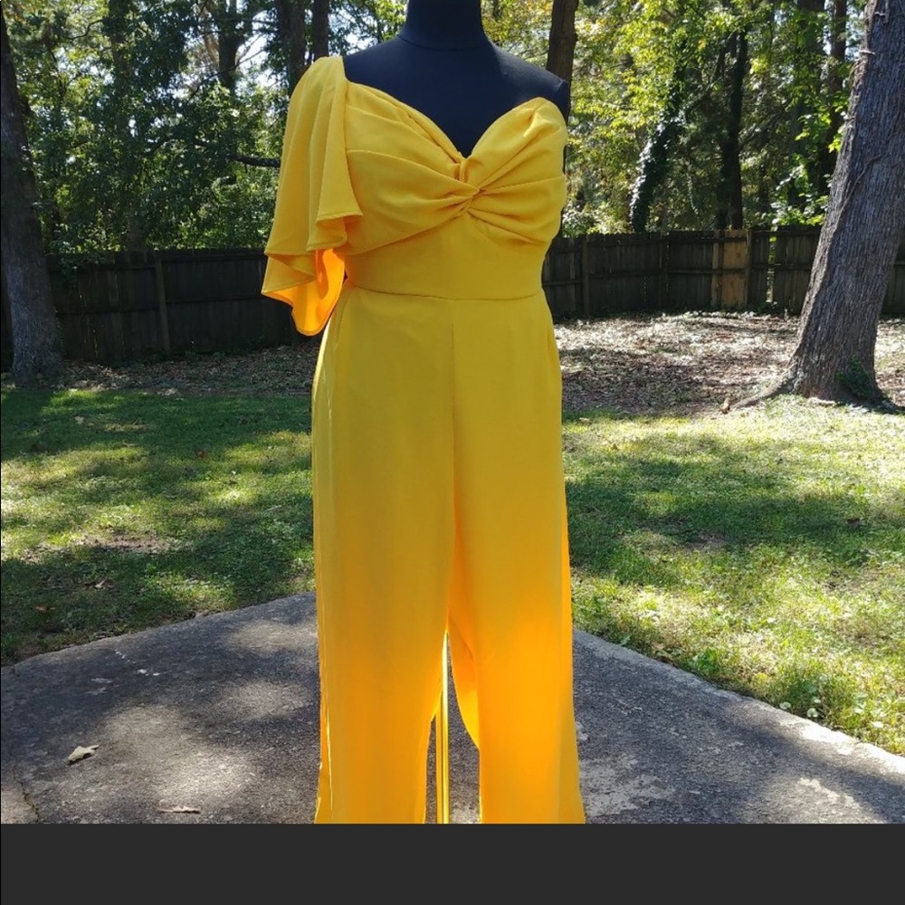Eloquii Yellow Jumpsuit Short Sleeve, one shoulder- Size 18